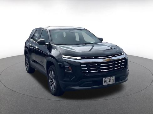 Used 2025 Chevrolet Equinox LT image 3