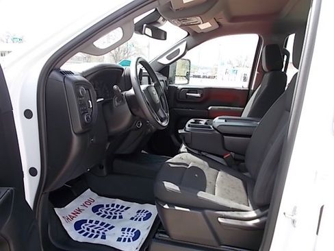 Used 2025 Chevrolet Silverado 2500 W/T w/ WT/CX Safety Package AWD/4WD image 8