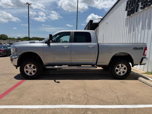 Used 2021 RAM 2500 Big Horn AWD/4WD image 3