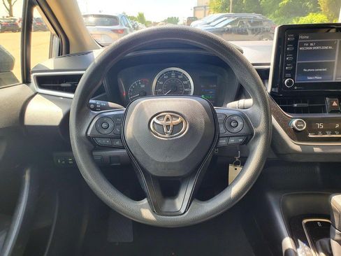 Used 2021 Toyota Corolla LE FWD image 9