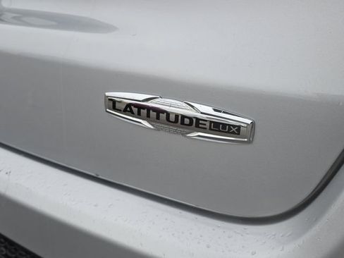 Certified 2024 Jeep Compass Latitude image 7