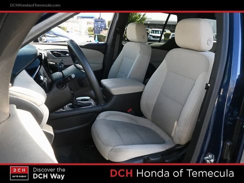 Used 2022 Chevrolet Traverse LS image 18