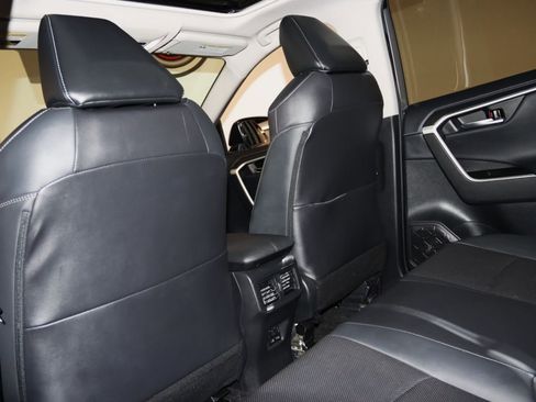 Used 2022 Toyota RAV4 Limited AWD/4WD image 51