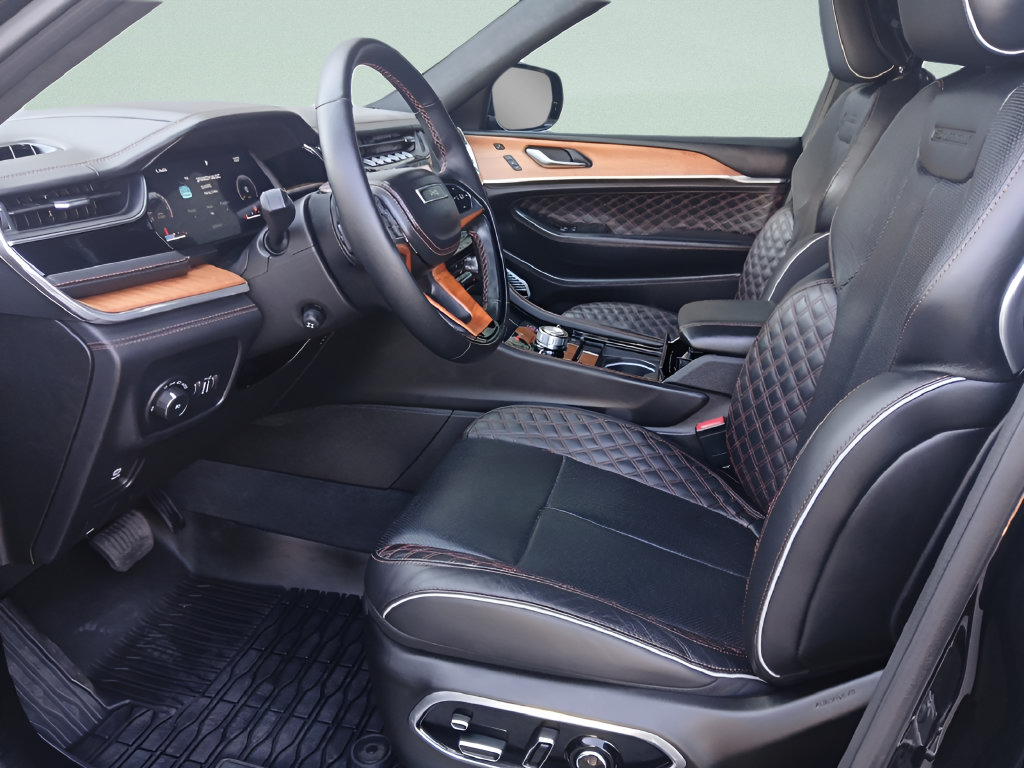 Used 2023 Jeep Grand Cherokee L Summit AWD/4WD image 19