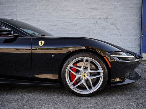 Used 2023 Ferrari Roma image 16