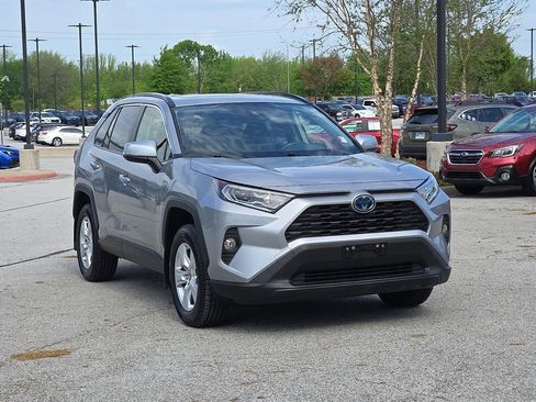 Used 2021 Toyota RAV4 XLE w/ Convenience Package image 1