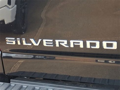 Used 2023 Chevrolet Silverado 2500 LTZ w/ Z71 Off-Road Package image 31