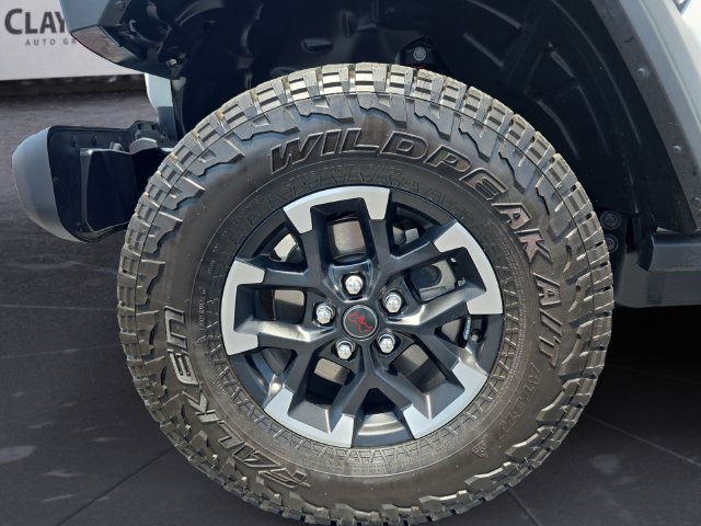 Used 2026 Jeep Gladiator Rubicon w/ Steel Power Dome Hood Package AWD/4WD image 14