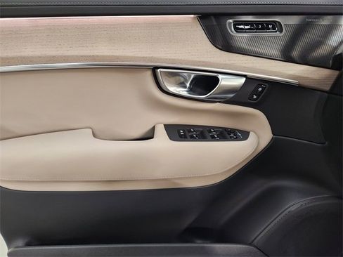 New 2026 Volvo XC90 B6 Plus w/ Protection Package Premier image 24