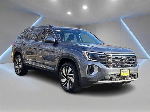 Certified 2025 Volkswagen Atlas SEL image 3