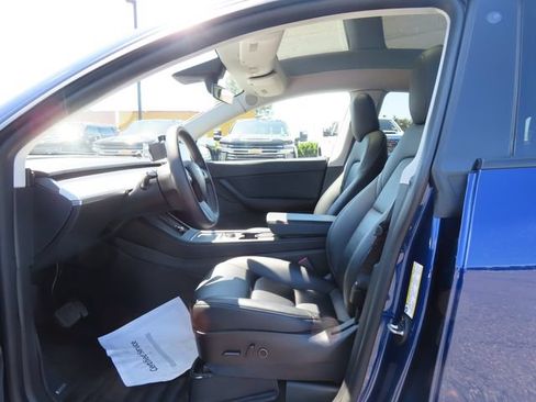 Used 2022 Tesla Model Y Long Range AWD/4WD image 14