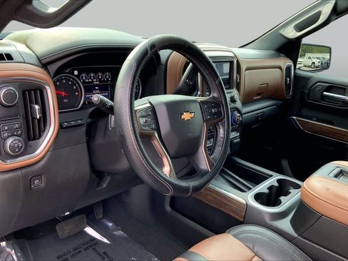 Used 2019 Chevrolet Silverado 1500 High Country w/ Technology Package RWD image 15