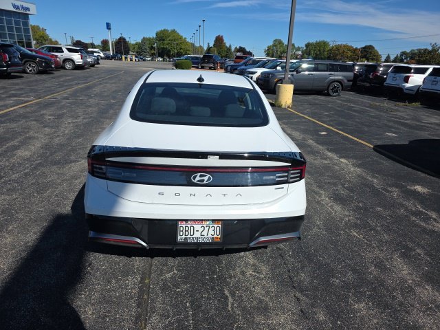 Used 2025 Hyundai Sonata SEL FWD image 3
