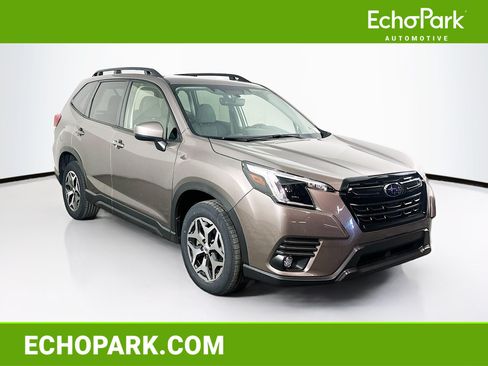 Used 2024 Subaru Forester Premium AWD/4WD image 1