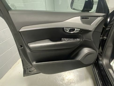 Used 2023 Volvo XC90 B5 Core image 7