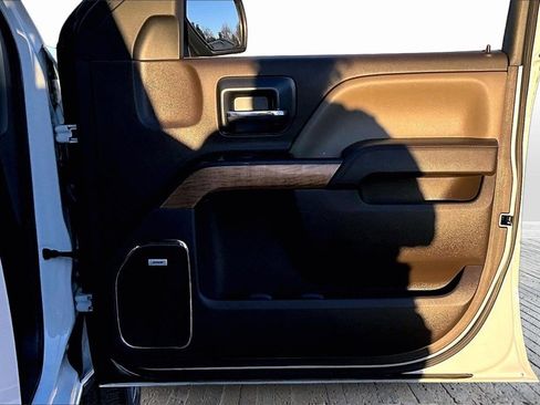 Used 2018 Chevrolet Silverado 1500 LTZ w/ Texas Edition image 19