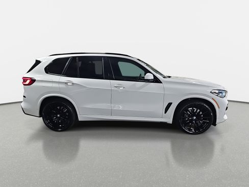 Used 2021 BMW X5 xDrive40i w/ M Sport Package image 4