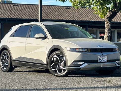 Used 2024 Hyundai Ioniq 5 SEL image 2