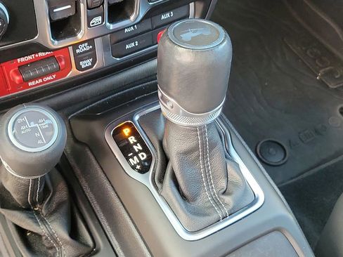 Used 2024 Jeep Wrangler Unlimited Rubicon image 40