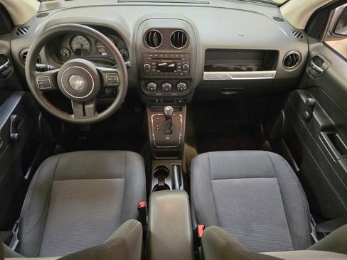 Used 2017 Jeep Compass Sport AWD/4WD image 4