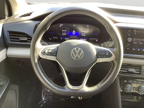 Used 2024 Volkswagen Taos SE image 19