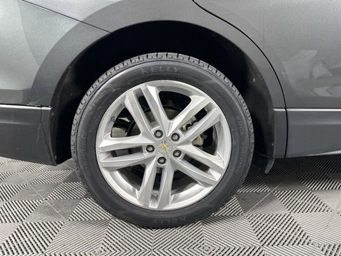 Used 2018 Chevrolet Equinox Premier image 12