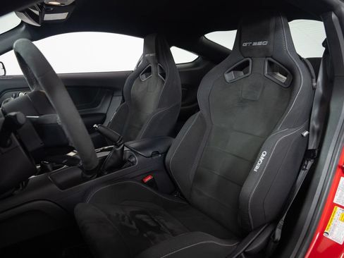 Used 2018 Ford Mustang Shelby GT350 w/ Electronics Package RWD image 3