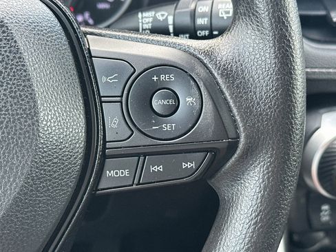Used 2022 Toyota RAV4 XLE FWD image 28