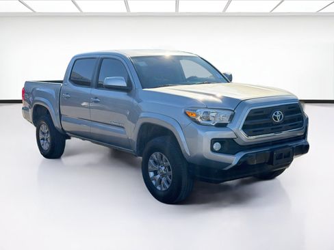 Used 2016 Toyota Tacoma SR5 RWD image 3