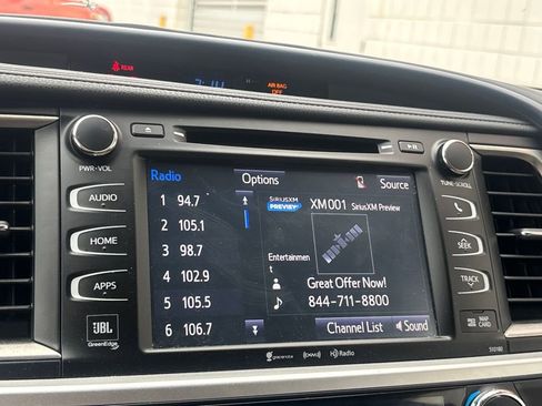 Used 2018 Toyota Highlander Limited Platinum image 11