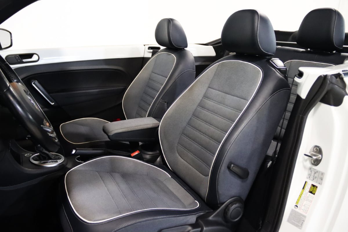 Used 2016 Volkswagen Beetle 1.8T Denim FWD image 36