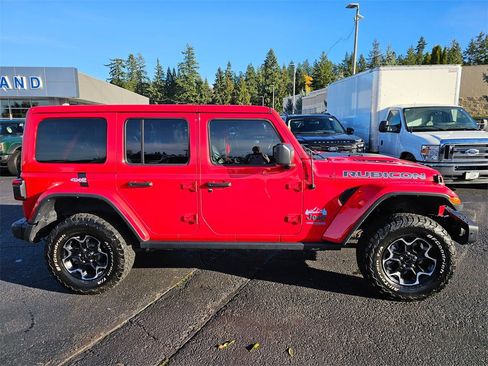 Used 2022 Jeep Wrangler Unlimited Rubicon 4xe w/ Dual Top Group image 8