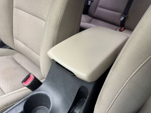 Used 2019 Hyundai Elantra SE FWD image 56