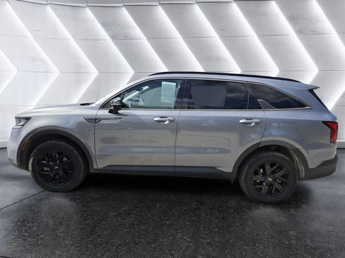 Used 2021 Kia Sorento S image 3