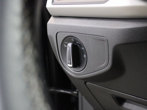 Used 2021 Volkswagen Atlas SE image 32