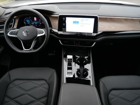 Certified 2026 Volkswagen Atlas SE AWD/4WD image 10