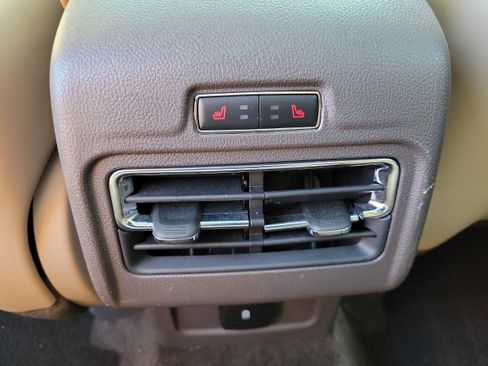 Used 2022 Lincoln Corsair AWD w/ Premium Package image 12