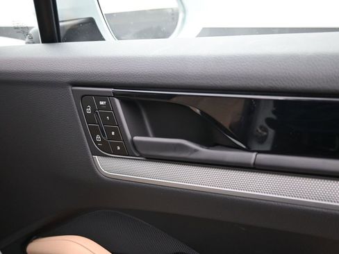 New 2025 Porsche Cayenne image 12