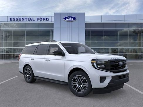 New 2025 Ford Expedition Active image 7