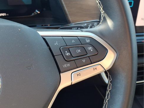 Used 2024 Volkswagen Atlas SE image 30