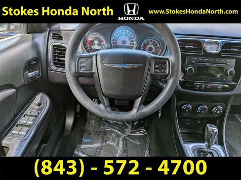 Used 2014 Chrysler 200 LX FWD image 20