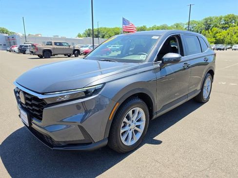 Used 2023 Honda CR-V EX image 3