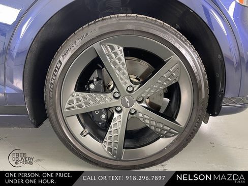 Used 2025 Genesis GV70 3.5T Sport w/ Sport Advanced Package image 14