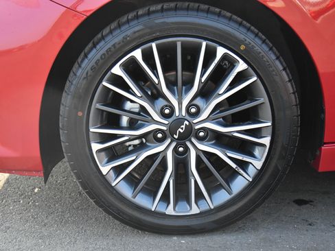 Used 2024 Kia Forte GT-Line image 12