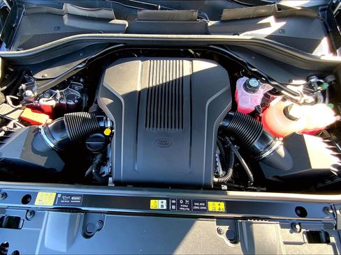 New 2025 Land Rover Range Rover SE image 12