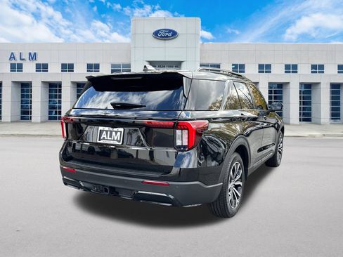 New 2026 Ford Explorer ST-Line w/ Premium Package image 5