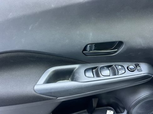 Used 2021 Nissan Kicks S FWD image 15