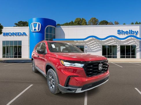 New 2025 Honda Pilot TrailSport image 2