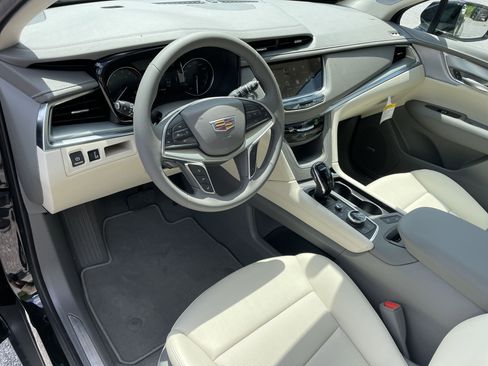 New 2025 Cadillac XT5 Premium Luxury image 12