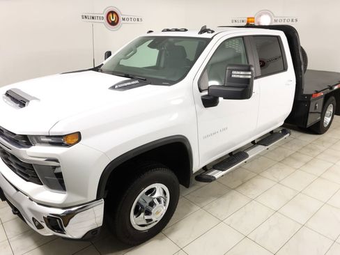 Used 2024 Chevrolet Silverado 3500 LT w/ Convenience Package image 35